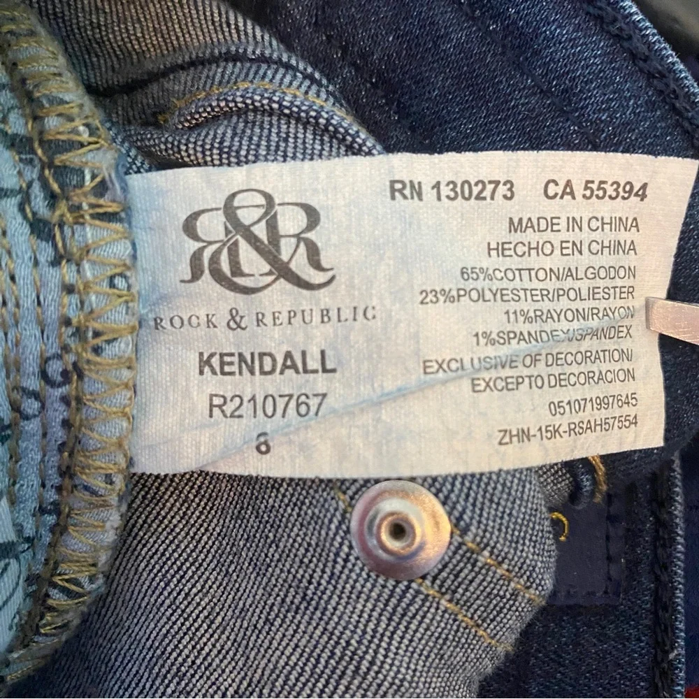 Rock & Republic Kendall Cropped Jeans - Picture 12 of 14